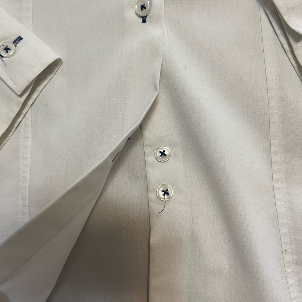 Boys white bottom down t shirt - Picture 3 of 11